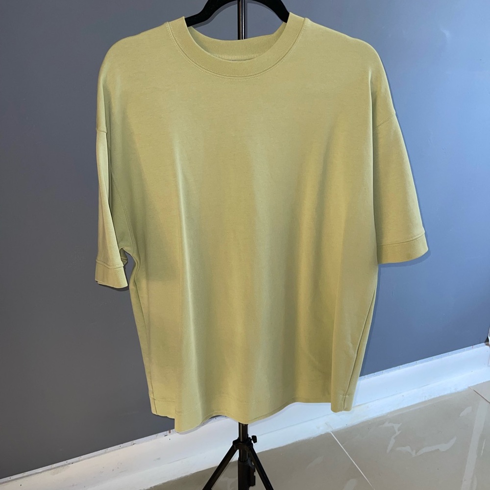 Zara Men's Heavy Weight Green Short Sleeve Tee (worn once)